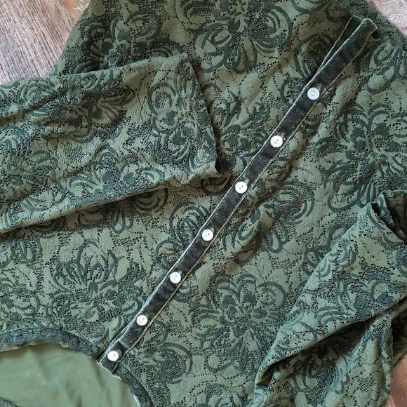 COLDWATER CREEK Green Lace button down top SZ. Small EUC - Picture 4 of 5